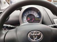 Gebraucht Toyota Aygo 68 PS (50 kW) 2010 Rot Kleinwagen