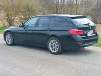 Gebraucht BMW 318 Advantage 150 PS (110 kW) 2018 Schwarz ii/bonnet fluid black Kombi