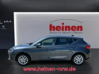 Neu Seat Leon 150 PS (110 kW) 2025 Grau Limousine