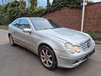 Gebraucht Mercedes C180 129 PS (94 kW) 2001 Silber Coupé