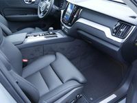 Gebraucht Volvo XC60 Plus 350 PS (257 kW) 2024 Grau SUV