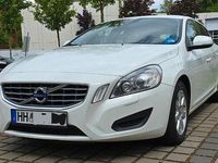 Używany Volvo V60 163 KM (119 kW) 2011 Biały Kombi