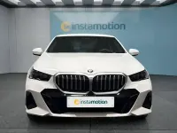 Gebraucht BMW 520 M Sport 197 PS (144 kW) 2024 Weiß Limousine