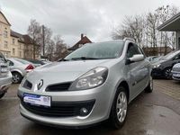 Gebraucht Renault Clio II Dynamique 101 PS (74 kW) 2008 Silber Limousine