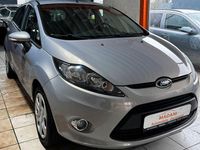 Gebraucht Ford Fiesta Trend 82 PS (60 kW) 2012 Silber Kleinwagen