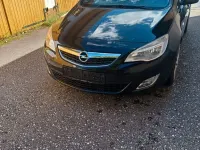 Gebraucht Opel Astra Sport 140 PS (102 kW) 2012 Schwarz Limousine