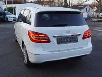 Gebraucht Mercedes B180 156 PS (114 kW) 2016 Weiß Van / Kleinbus