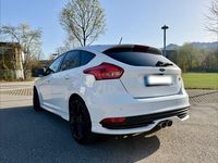Gebraucht Ford Focus Performance Edition 250 PS (183 kW) 2018 Weiß Limousine
