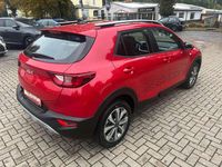 Neu Kia Stonic Vision 79 PS (58 kW) 2025 (beg) signalrot metallic SUV