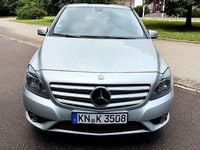 Gebraucht Mercedes B180 122 PS (89 kW) 2014 Silber Van / Kleinbus