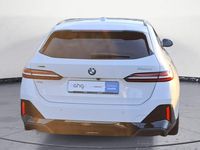 Gebraucht BMW 520 M Sport 197 PS (144 kW) 2024 Weiß Kombi