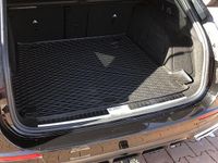 Gebraucht Mercedes E220 197 PS (144 kW) 2024 Schwarz Kombi