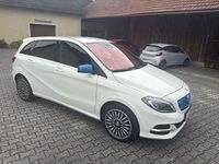 Gebraucht Mercedes B250e 131 kW (179 PS) 2016 Weiß Van / Kleinbus