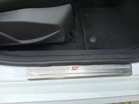 Gebraucht Ford Focus ST-Line 182 PS (133 kW) 2018 Weiß Kombi