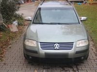 Usata VW Passat 131 CV (96 kW) 2003 Verde Station wagon