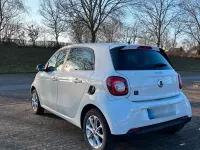 Gebraucht Smart ForFour Electric Drive 40 kW (55 PS) 2018 Weiß Kleinwagen
