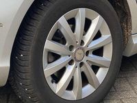 Gebraucht Mercedes B180 122 PS (89 kW) 2014 Silber Van / Kleinbus