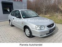 Gebraucht Hyundai Accent 102 PS (75 kW) 2002 Silber Limousine