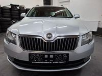 Gebraucht Skoda Superb Active 125 PS (91 kW) 2013 Silber Kombi