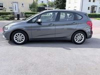Gebraucht BMW 218 136 PS (100 kW) 2015 Mineralgrau metallic Van / Kleinbus