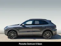 Gebraucht Porsche Cayenne E-Hybrid 470 PS (345 kW) 2024 Grau SUV