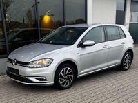 Gebraucht VW Golf VII Join 110 PS (80 kW) 2018 Reflexsilber metallic Limousine