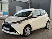 Gebraucht Toyota Aygo 69 PS (50 kW) 2016 Weiß Kleinwagen