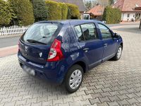 Gebraucht Dacia Sandero 74 PS (54 kW) 2009 Blau Kleinwagen