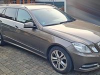 Gebraucht Mercedes E250 Avantgarde 204 PS (150 kW) 2012 Braun Kombi