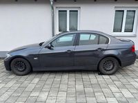 Gebraucht BMW 325 218 PS (160 kW) 2005 Grau Limousine