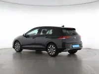 Gebraucht VW Golf VIII Active 150 PS (110 kW) 2021 Deep black perleffekt Kleinwagen