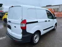 Gebraucht Ford Courier Basis 101 PS (74 kW) 2021 Weiß Van / Kleinbus