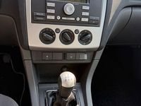 Gebraucht Ford Focus Trend 101 PS (74 kW) 2005 Blau Kleinwagen