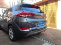 gebraucht Hyundai Tucson 1.6 Benzin Navi/Kamera/Bluetooth/SHZ/PDC 4WD