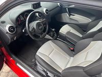 Gebraucht Audi A1 Sport 122 PS (89 kW) 2011 Rot Kleinwagen