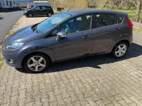 Gebraucht Ford Fiesta 69 PS (50 kW) 2012 Blau Kleinwagen