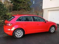 Gebraucht Audi A3 Ambiente 122 PS (89 kW) 2013 Rot Limousine