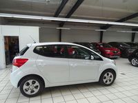 Gebraucht Kia Venga 128 PS (94 kW) 2013 Weiß Kleinwagen