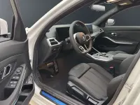 Gebraucht BMW 330e M Sport 292 PS (214 kW) 2025 Weiß Kombi