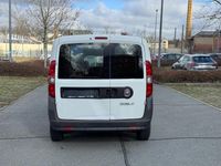 Gebraucht Fiat Doblò 101 PS (74 kW) 2011 Weiß Van / Kleinbus