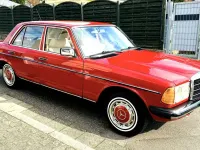 Gebraucht Mercedes 200 94 PS (69 kW) 1978 Rot Limousine