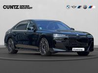 Gebraucht BMW 740 M Sport 286 PS (210 kW) 2024 Saphirschwarz metallic Limousine