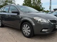 Gebraucht Kia Ceed Spirit 125 PS (91 kW) 2012 Grau Kleinwagen