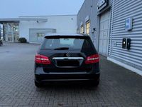 Gebraucht Mercedes B180 109 PS (80 kW) 2014 Schwarz Van / Kleinbus