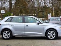 Gebraucht Audi A3 Attraction 125 PS (91 kW) 2015 Silber Limousine