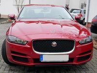 Gebraucht Jaguar XE Pure 179 PS (131 kW) 2016 Rot Limousine