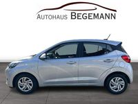Gebraucht Hyundai i10 Select 67 PS (49 kW) 2023 Silber Kleinwagen