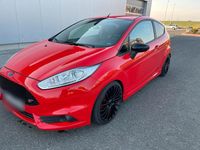 Gebraucht Ford Fiesta ST 186 PS (136 kW) 2014 Rot Kleinwagen