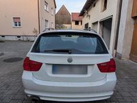 Gebraucht BMW 320 170 PS (125 kW) 2008 Weiß Kombi