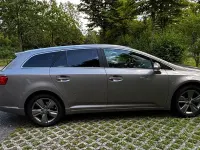 Gebraucht Toyota Avensis Edition 147 PS (108 kW) 2015 Braun Kombi